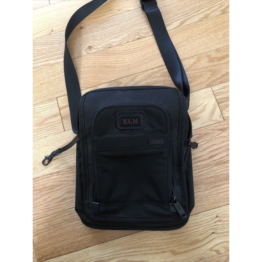 Tumi Alpha Black Messenger Bag Pre-Owned Very Good Condition w/Strap ELH Initial